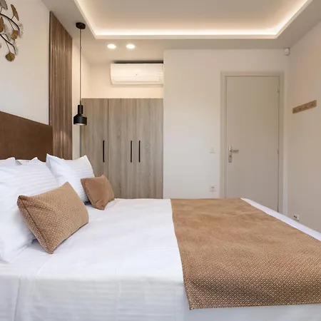 Dimitris * Αλυκανάς